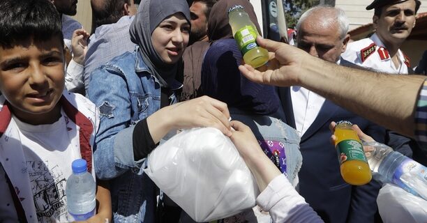 Μαζική επιστροφή Σύρων προσφύγων στα σπίτια τους