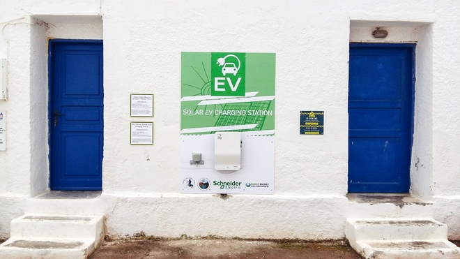 Η Τήλος φέρνει το μέλλον στο παρόν με ηλεκτρικά οχήματα για το Δήμο