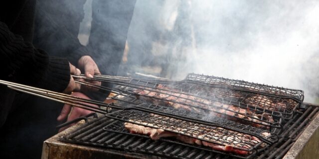 Τσικνοπέμπτη: Τα 5 πράγματα που πρέπει να ξέρεις για την “ημέρα του κρέατος”