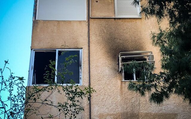 Τραγωδία στη Βάρκιζα: Νεκρό βρέφος από φωτιά σε διαμέρισμα