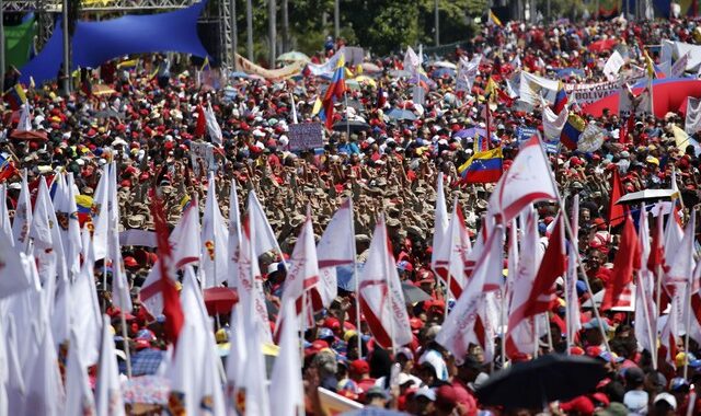 Βενεζουέλα: Μαζικές συγκεντρώσεις υπέρ και κατά του Μαδούρο