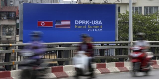 Με τρένο αναχώρησε για το Βιετνάμ ο Κιμ Γιονγκ Ουν