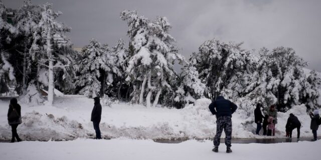 Χιονοπτώσεις και θυελλώδεις άνεμοι το Σάββατο