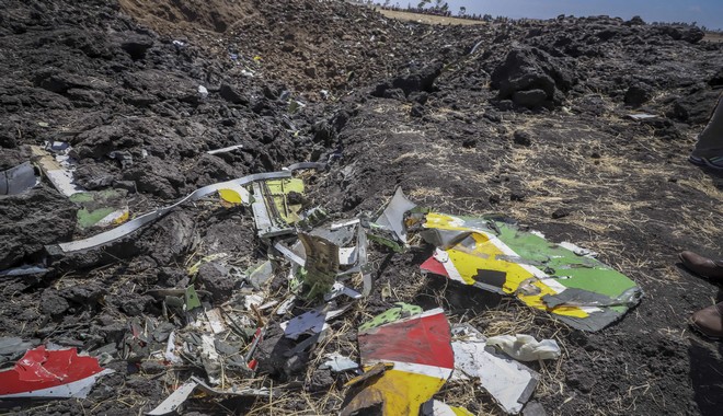 Συντριβή Boeing: Οι “διαβολικές” ομοιότητες δύο αεροπορικών τραγωδιών σε 5 μήνες με 346 νεκρούς
