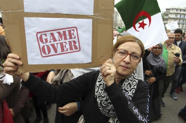 Αλγερία: Συνεχίζονται οι φοιτητικές διαδηλώσεις παρά την υποχώρηση του Μπουτεφλίκα