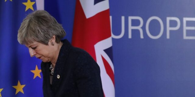 #Trexit: Οι βουλευτές ψηφίζουν οκτώ εναλλακτικές – Προς παραίτηση η Μέι