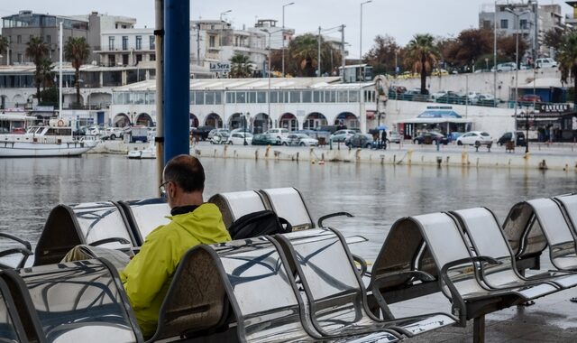 Κακοκαιρία: Δεμένα τα πλοία στα λιμάνια – Προβλήματα από τους θυελλώδεις ανέμους