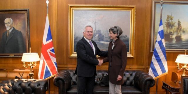 Συνάντηση Αποστολάκη με την πρέσβειρα του Ηνωμένου Βασιλείου