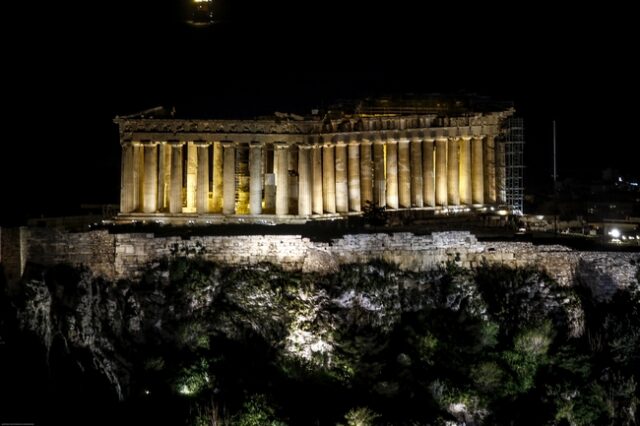Ώρα της Γης 2019: Η Αθήνα βυθίζεται στο σκοτάδι