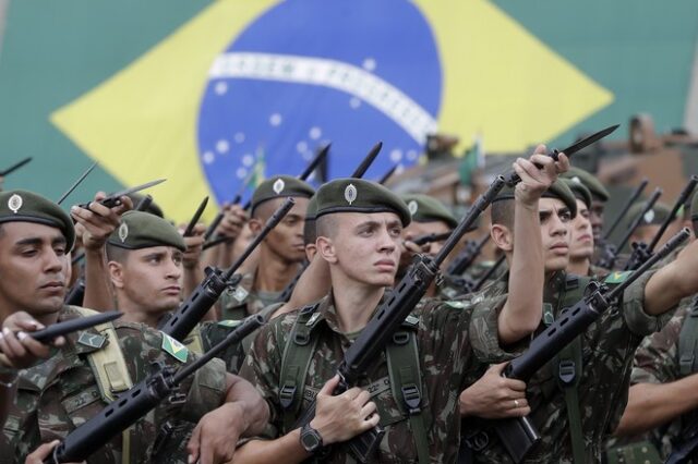 Ελεύθεροι να γιορτάσουν το στρατιωτικό πραξικόπημα στη Βραζιλία