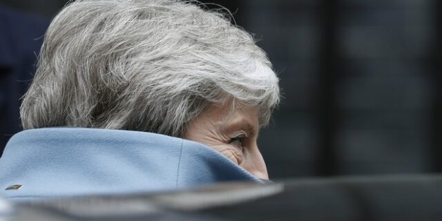 Η τέταρτη προσπάθεια της Μέι: Όλα τα ενδεχόμενα ανοιχτά