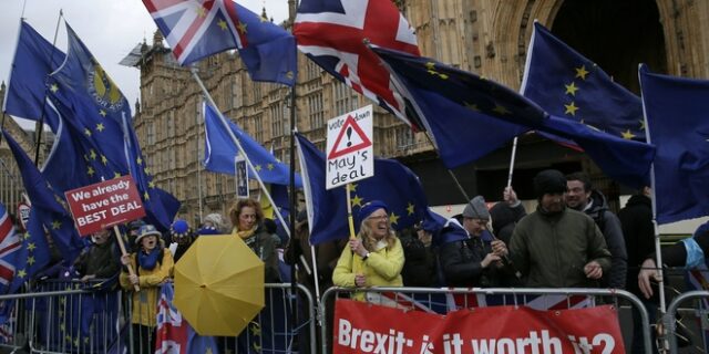 Brexit: Κρίσιμες οι επόμενες 48 ώρες – “Πρόσω ολοταχώς” προς έξοδο χωρίς συμφωνία