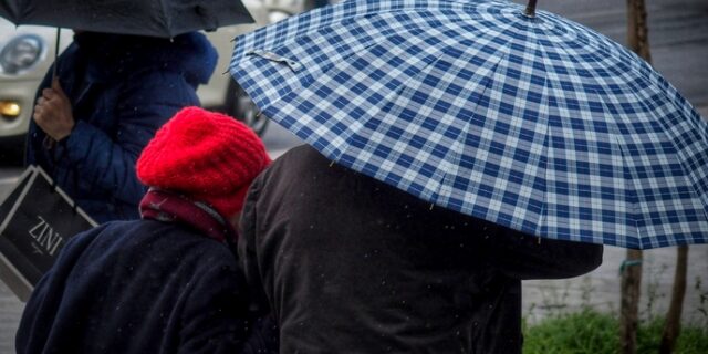 Μεταβολή του καιρού από τα δυτικά με βροχές και σποραδικές καταιγίδες