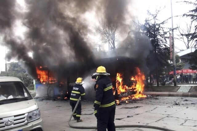 Κίνα: 26 νεκροί και 28 τραυματίες μετά από φωτιά σε τουριστικό λεωφορείο
