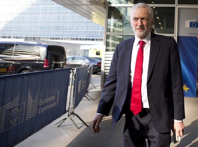 Βρετανία: Επίθεση με αυγό στον Κόρμπιν