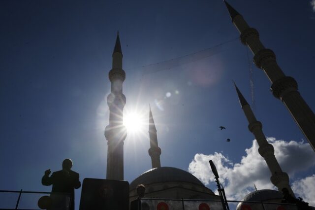 Ερντογάν σε προεκλογικό ντελίριο: “Η Αγιά Σοφιά είναι τζαμί”