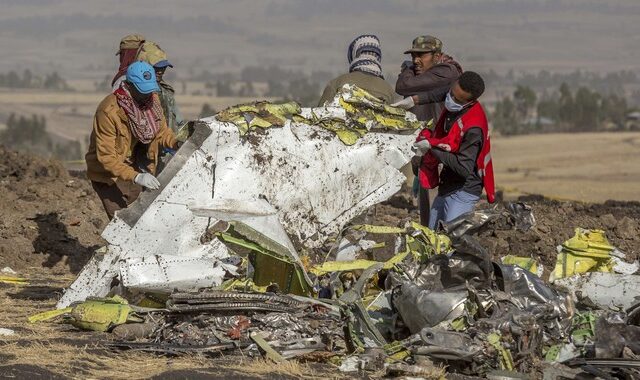 Ethiopian Airlines: Ανασύρθηκαν τα “μαύρα κουτιά” του μοιραίου Boeing 737