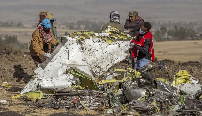 Ethiopian Airlines: Ανασύρθηκαν τα “μαύρα κουτιά” του μοιραίου Boeing 737