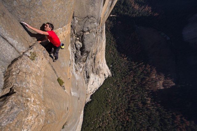 Free Solo: Πιο ακραίο από θρίλερ – Στα 915 μέτρα με γυμνά χέρια