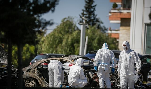 Έκρηξη στη Γλυφάδα: Δίπλωμα με αραβικό όνομα και αυστραλιανές πινακίδες στο αυτοκίνητο