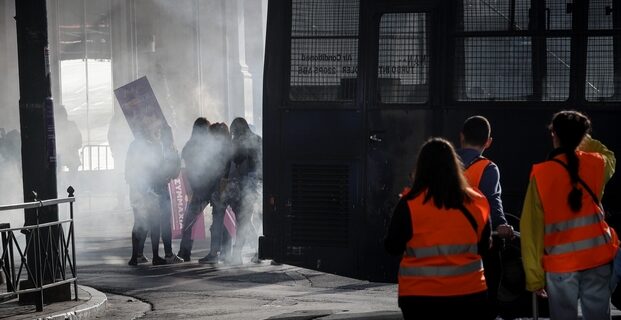 Πεδίο μάχης το Σύνταγμα για τις ανάγκες του… Χόλιγουντ