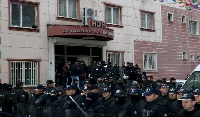 Τουρκία: Αστυνομικό πογκρόμ κατά του HDP, συνέλαβαν 82 μέλη του