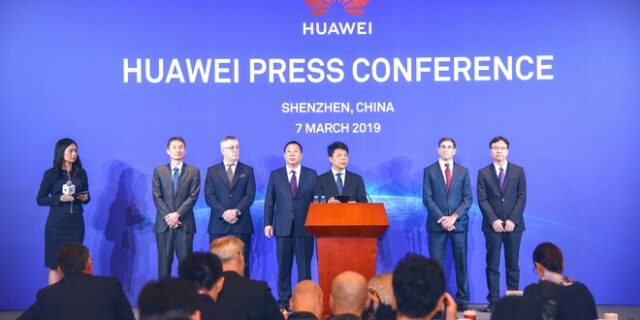 H Huawei στην αντεπίθεση: Προσφεύγει δικαστικά κατά της κυβέρνησης των ΗΠΑ