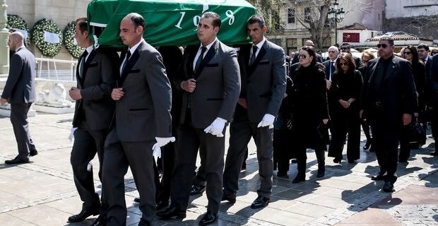 Θανάσης Γιαννακόπουλος: Με τη σημαία του Παναθηναϊκού στο φέρετρο