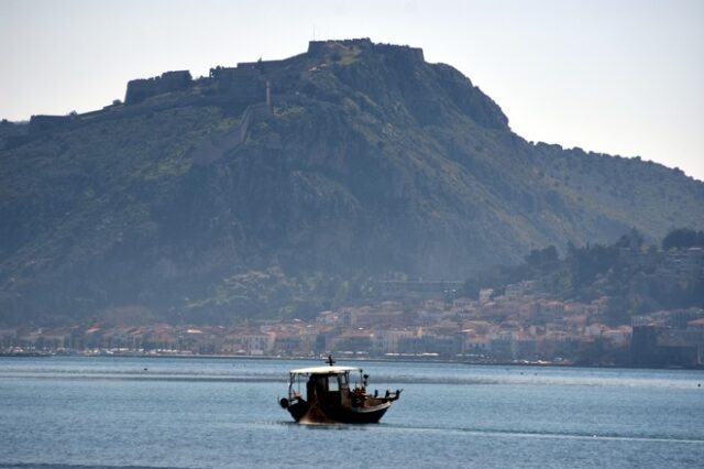 Σχεδόν αίθριος καιρός την Κυριακή με υψηλές θερμοκρασίες και νοτιάδες