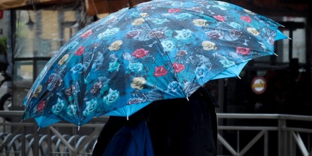 Τοπικές βροχές έως την Παρασκευή – Βελτίωση το Σαββατοκύριακο