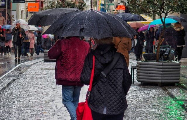 Αρχικά ισχυρές βροχές και καταιγίδες την Τετάρτη – Υποχωρεί το κύμα κακοκαιρίας από το απόγευμα