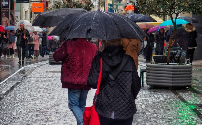 Αρχικά ισχυρές βροχές και καταιγίδες την Τετάρτη – Υποχωρεί το κύμα κακοκαιρίας από το απόγευμα