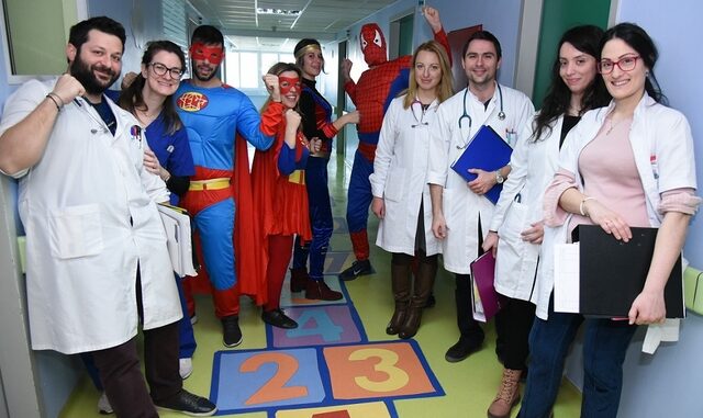 Αποκριάτικη γιορτή-έκπληξη από τον ΟΠΑΠ στα παιδιατρικά νοσοκομεία – Δώρα και χαμόγελα στα παιδιά