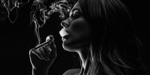 Η Κόνι Μεταξά μιλά για τη γυμνή φωτογράφιση: “Τα ρούχα μου είναι φθηνά, πάω και λαϊκή”