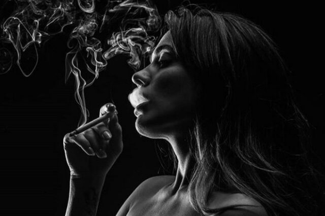 Η Κόνι Μεταξά μιλά για τη γυμνή φωτογράφιση: “Τα ρούχα μου είναι φθηνά, πάω και λαϊκή”