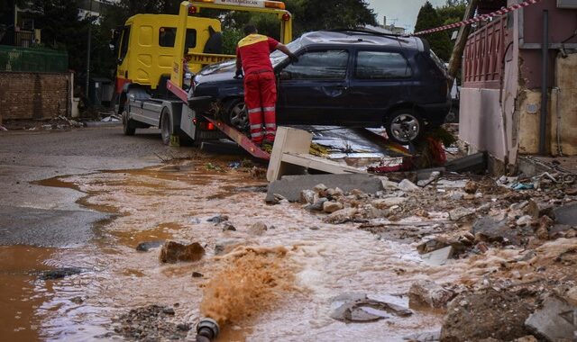 Μάνδρα: Η καταιγιστική βροχή, τα φερτά υλικά και η άναρχη επέκταση της πόλης