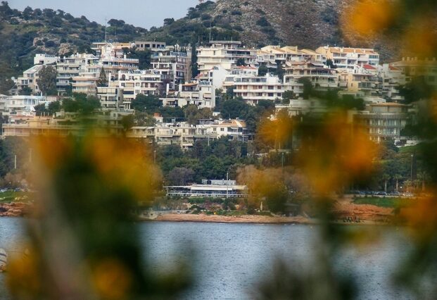 Υψηλές θερμοκρασίες και μόνο λίγες νεφώσεις την Τρίτη