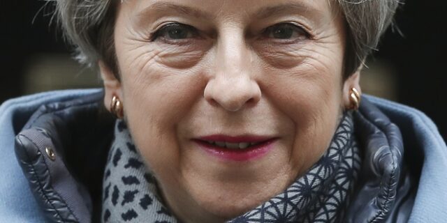 Βρετανία: Οι επίδοξοι δελφίνοι της Τερέζα Μέι