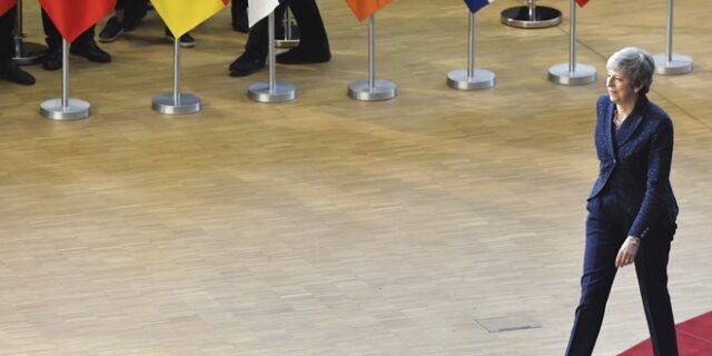 Θρίλερ με το Brexit: Εξετάζουν αναβολή ακόμη και ως τα τέλη του έτους