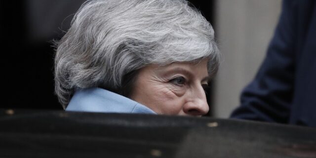 Παράταση τριών μηνών ζήτησε η Μέι