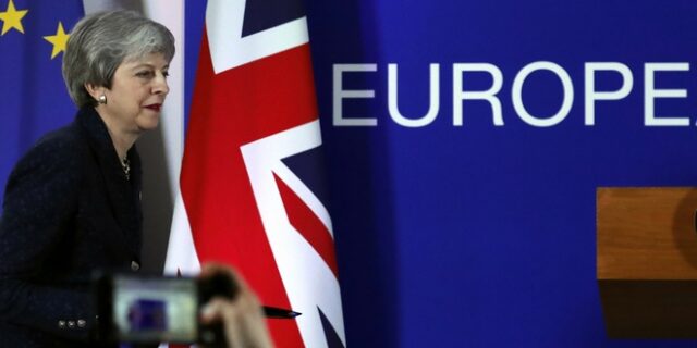 Ούτε τώρα Brexit: Απορρίφθηκε από τη βουλή των κοινοτήτων η πρόταση της Μέι