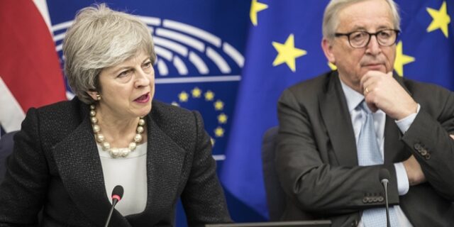 Brexit: Συμβιβασμό της τελευταίας στιγμής ανακοίνωσαν Μέι και Γιούνκερ