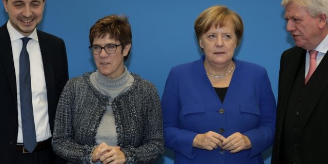 Γερμανία: Αύξηση στους μισθούς των κυβερνητικών στελεχών και των βουλευτών