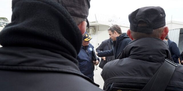 Ο Μητσοτάκης στη Μόρια: Ντροπιαστικές συνθήκες, έλλειψη βιολογικού καθαρισμού