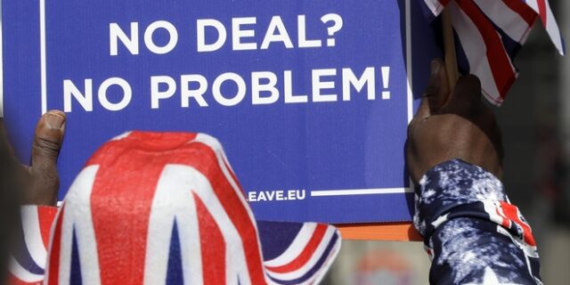 Brexit: Μέτρα για το ενδεχόμενο αποχώρησης χωρίς συμφωνία υιοθετεί η ΕΕ