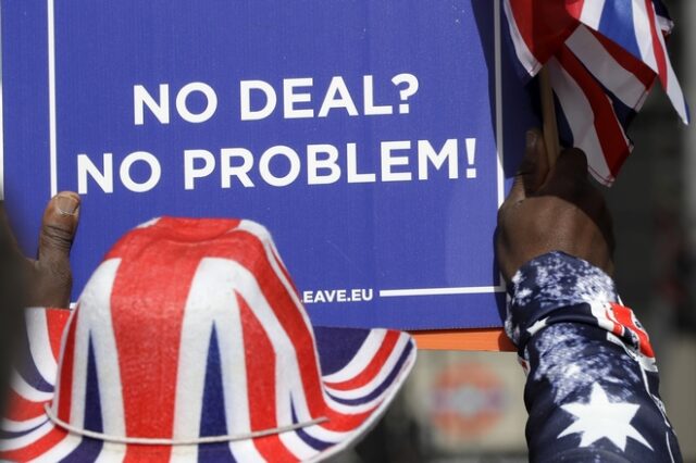 Brexit: Μέτρα για το ενδεχόμενο αποχώρησης χωρίς συμφωνία υιοθετεί η ΕΕ