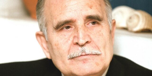 Ντίνος Χριστιανόπουλος: 5 πράγματα που πρέπει να ξέρεις για τον “αιρετικό” ποιητή