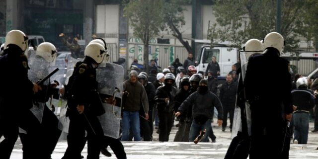 Θεσσαλονίκη: Άγρια συμπλοκή οπαδών στη Χαριλάου