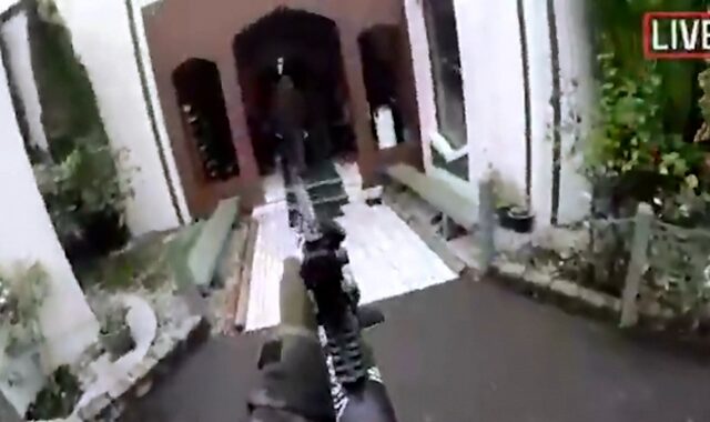 “Σφαγή” στη Νέα Ζηλανδία: Το βίντεο της επίθεσης – Ο μακελάρης σκότωνε σε ζωντανή μετάδοση στο Facebook