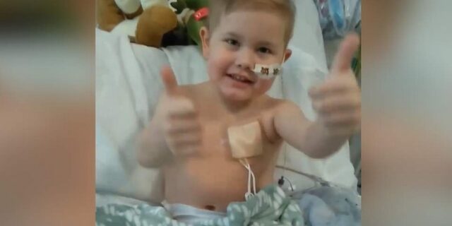 Όταν 5.000 άνθρωποι στέκονται στη βροχή για να γίνουν δωρητές και να σώσουν ένα 5χρονο παιδί